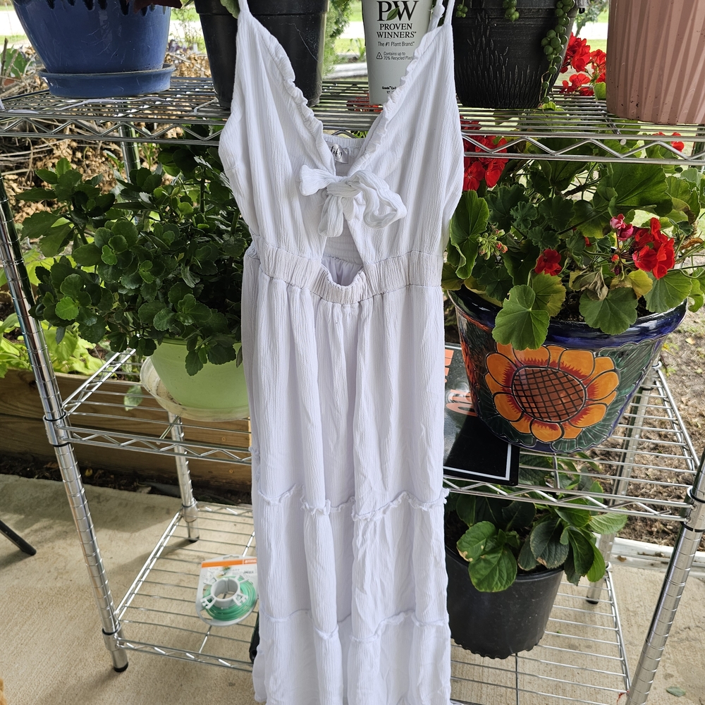 White Sleeveless Maxi Dress